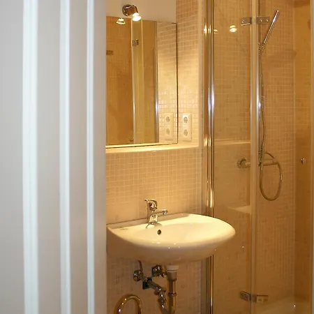 Koenigstrasse Apartment